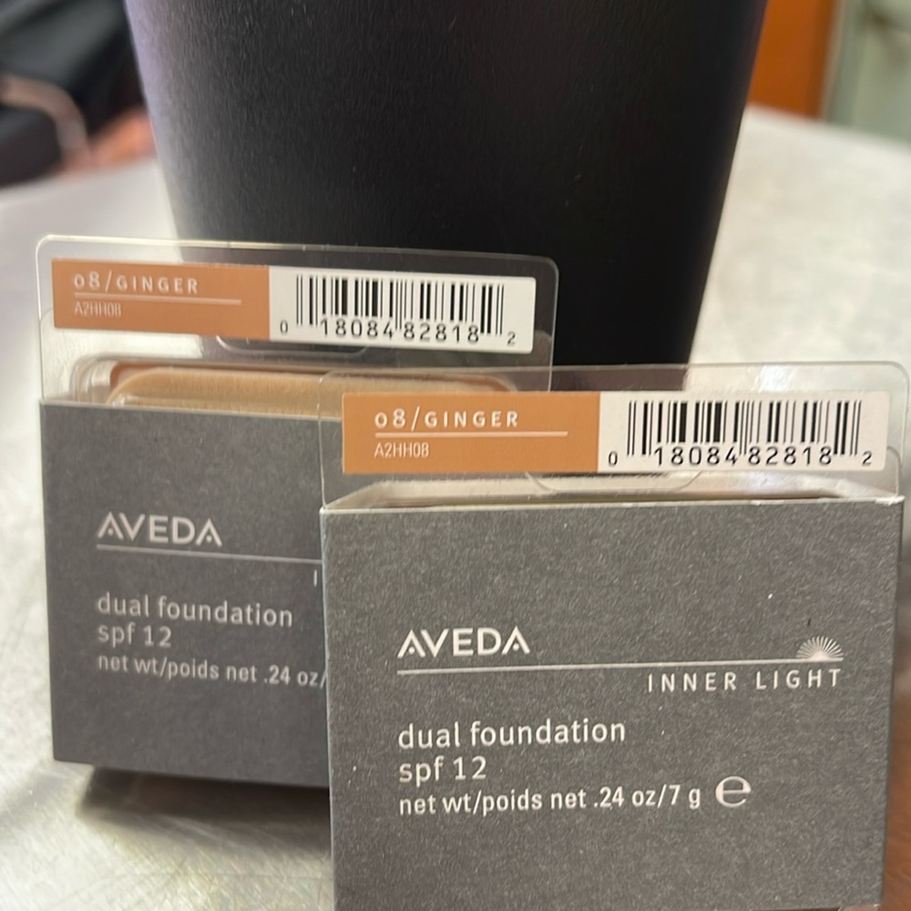 Aveda dual foundation in Ginger